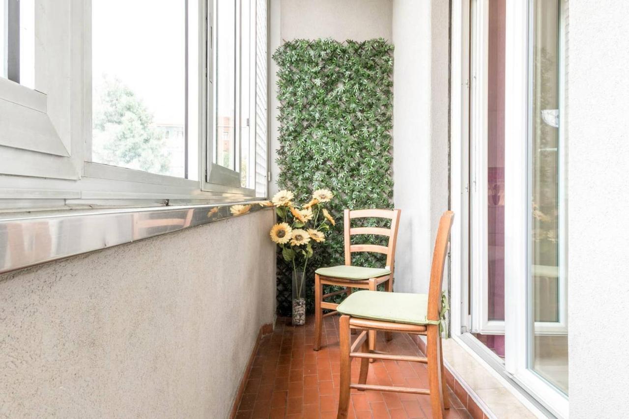 Altido Lovely Apt For 6 Located In Vibrant Gallaratese Milán Exterior foto