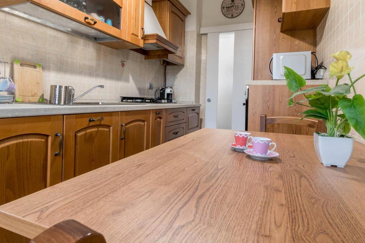 Altido Lovely Apt For 6 Located In Vibrant Gallaratese Milán Exterior foto