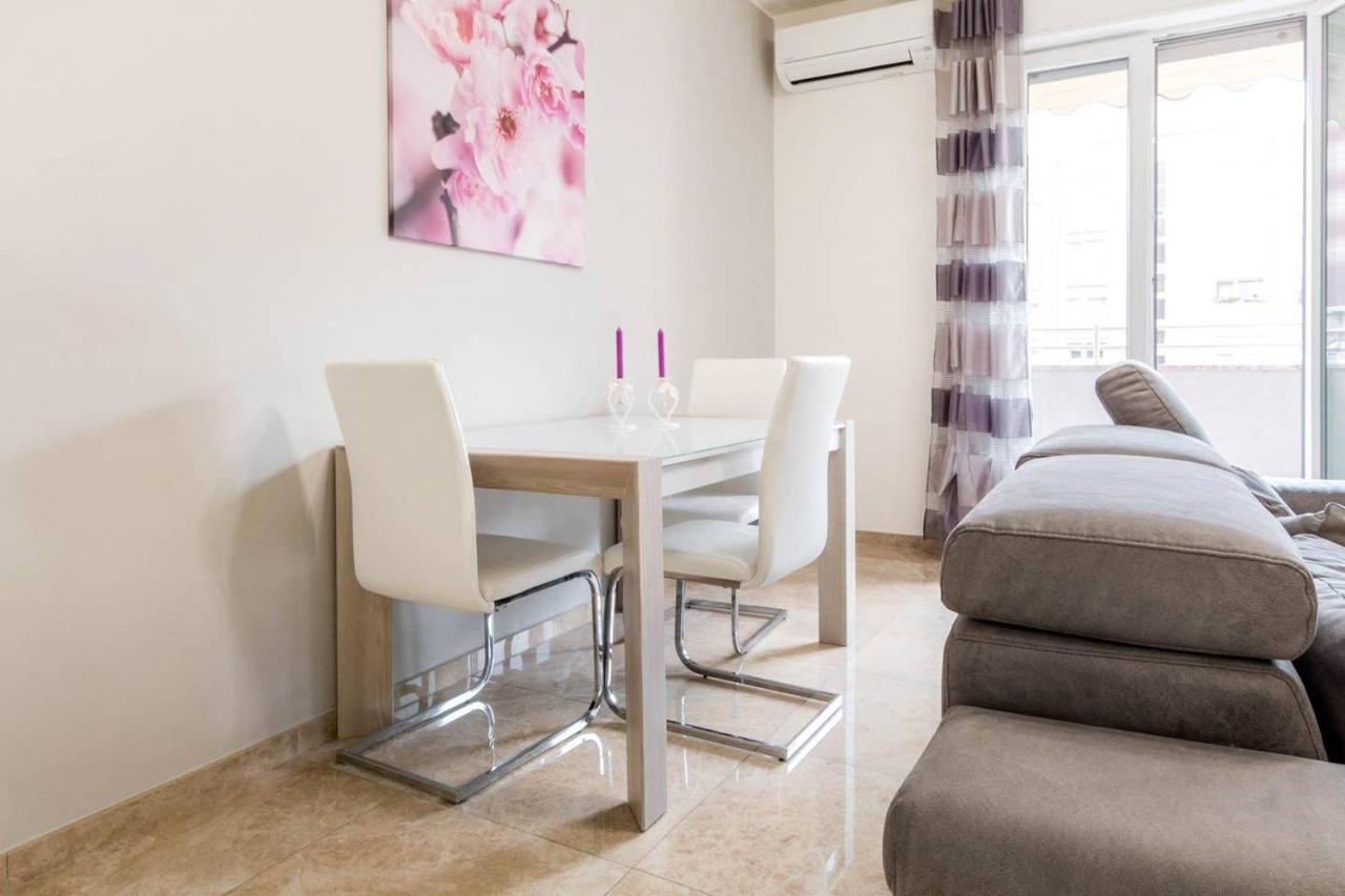 Altido Lovely Apt For 6 Located In Vibrant Gallaratese Milán Exterior foto